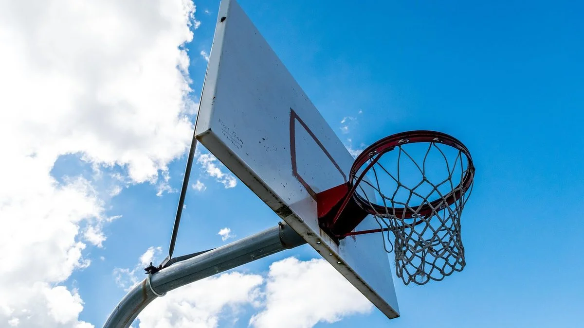 NBA休赛期十队博弈：防守稳定性与失误控制成决胜关键